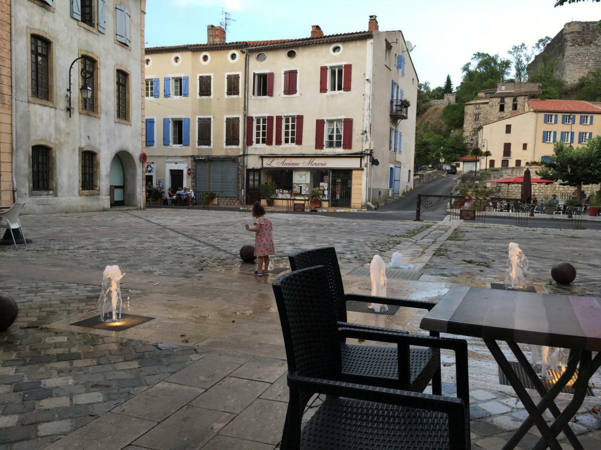 퀼랑 Entre L'Eglise Et La Place 빌라 외부 사진